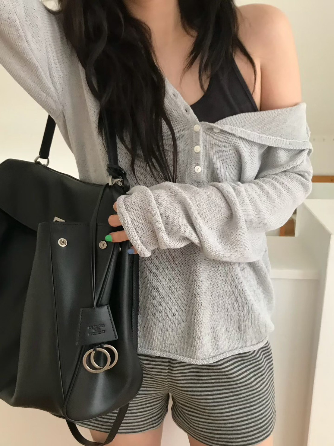 B95.小V家亮眼連帽薄針織衫