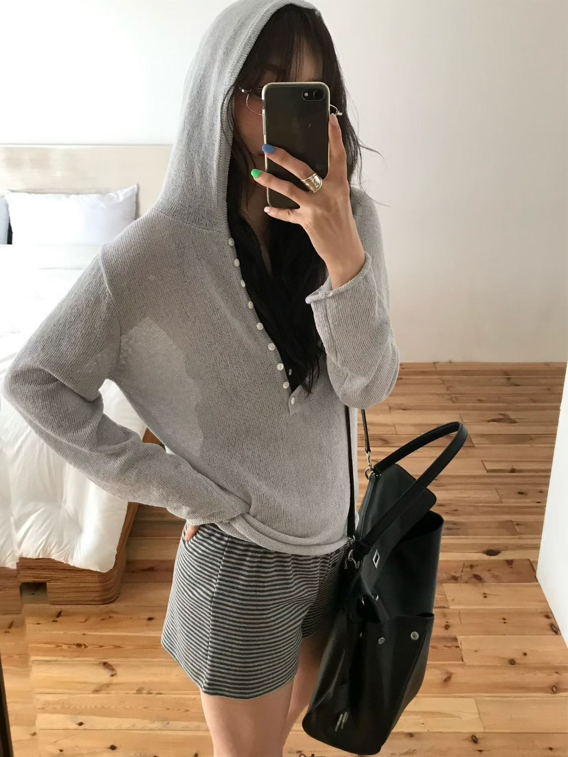 B95.小V家亮眼連帽薄針織衫