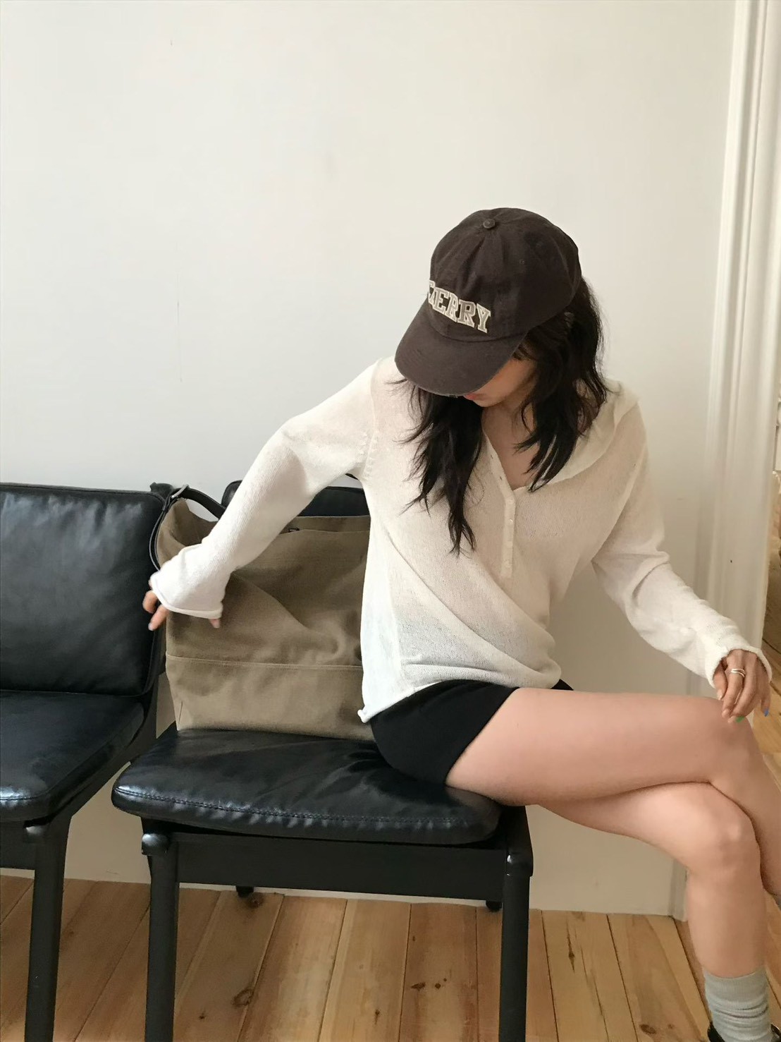 B95.小V家亮眼連帽薄針織衫