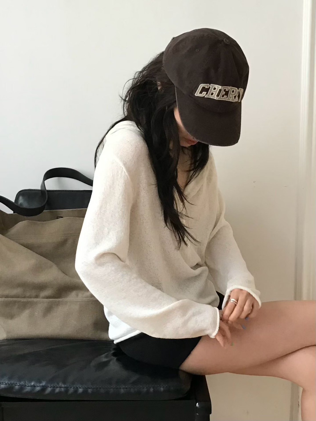 B95.小V家亮眼連帽薄針織衫