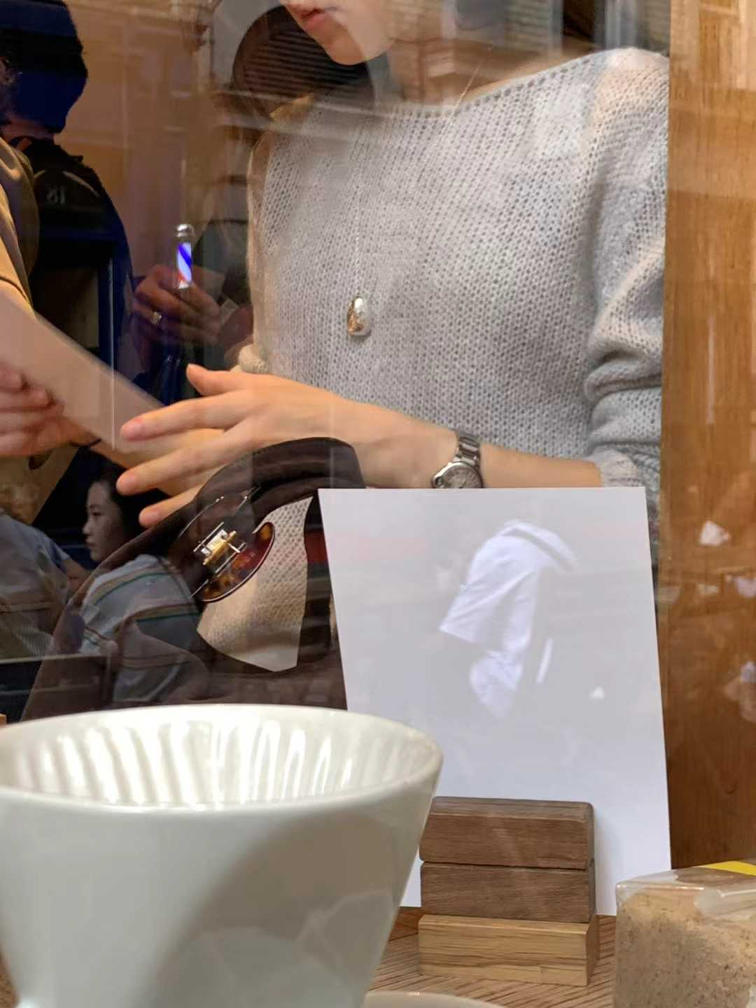 A106.顏值家淡雅鬆軟針織衫