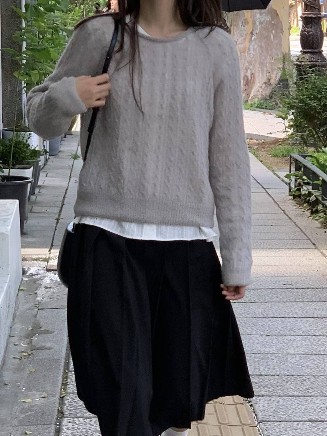 A88.甜美微透麻花針織衫