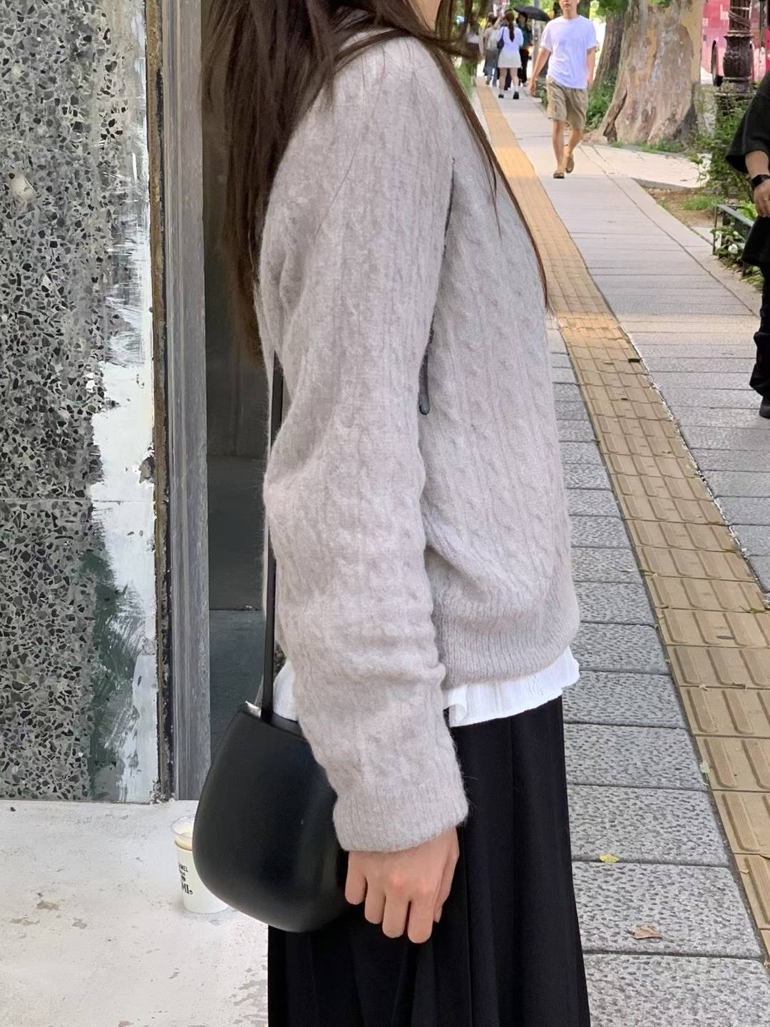 A88.甜美微透麻花針織衫