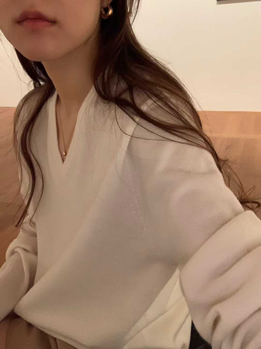 B96.顏值家100%美麗諾羊毛無縫V領無縫毛衣