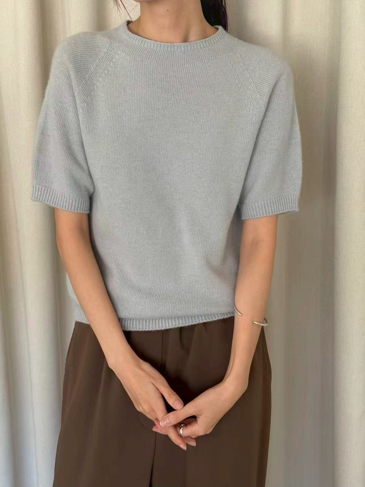 瘦瘦歐膩柔色圓領短袖毛衣
