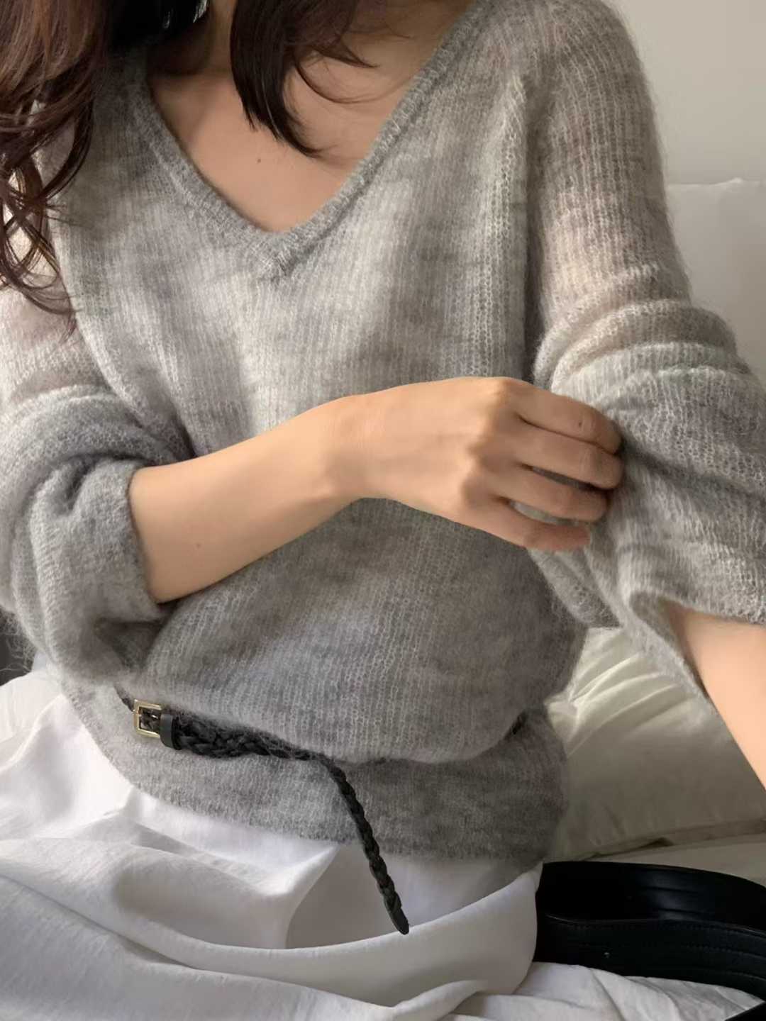 小V家KIDMOHAIR柔色V領毛衣