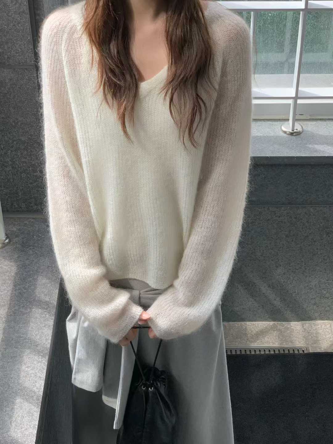 小V家KIDMOHAIR柔色V領毛衣