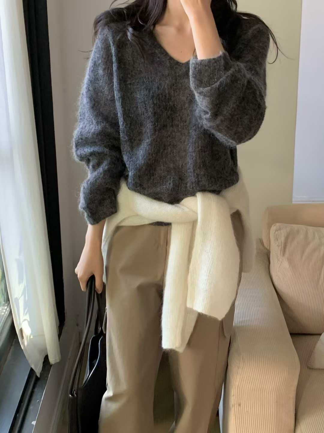 小V家KIDMOHAIR柔色V領毛衣