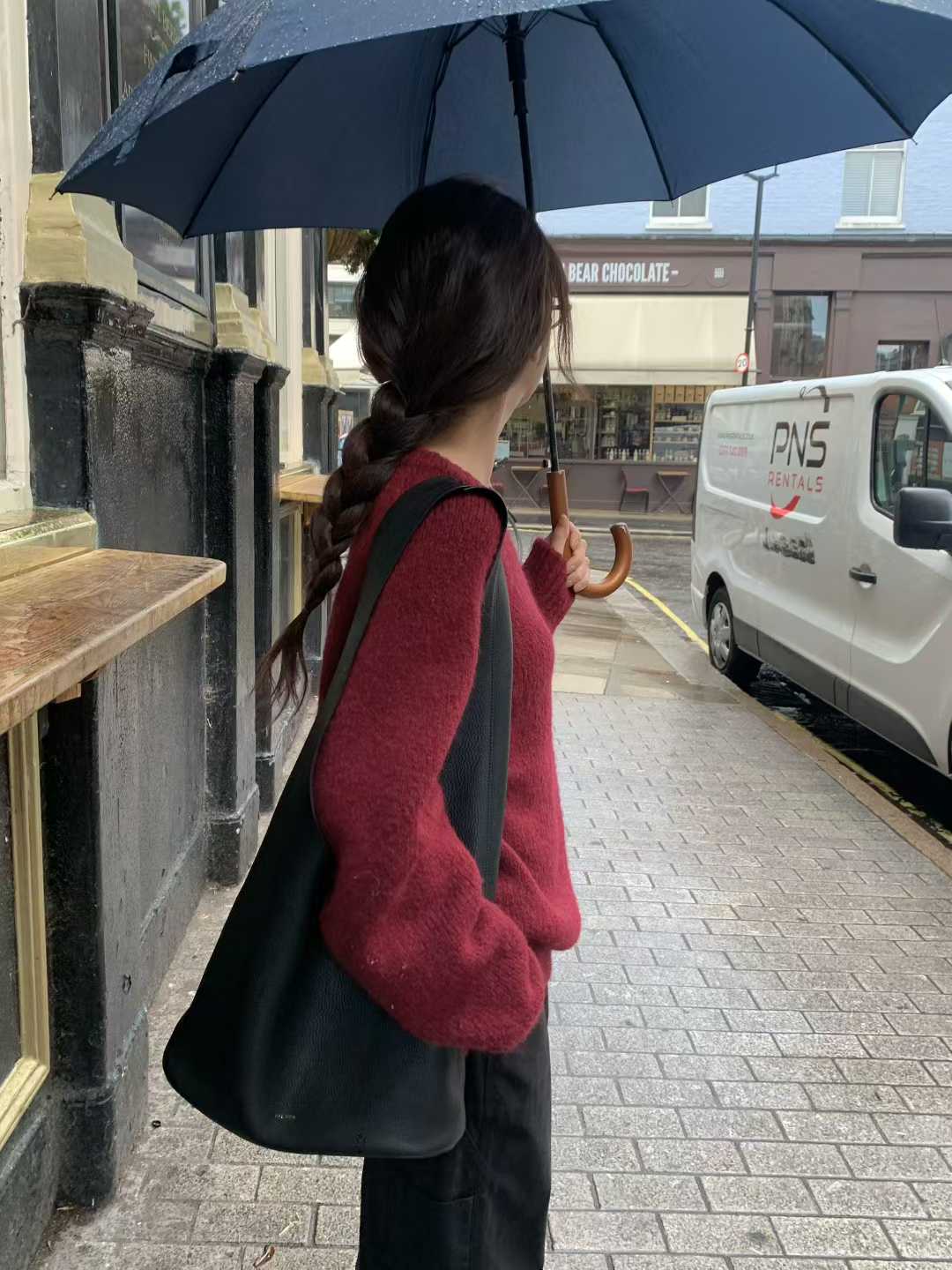 小V家小圓牌LOGO慵懶毛衣