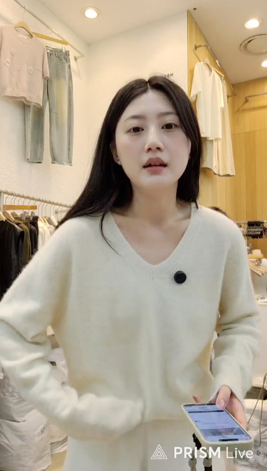 A128.星星家甜美V領犛牛無縫毛衣
