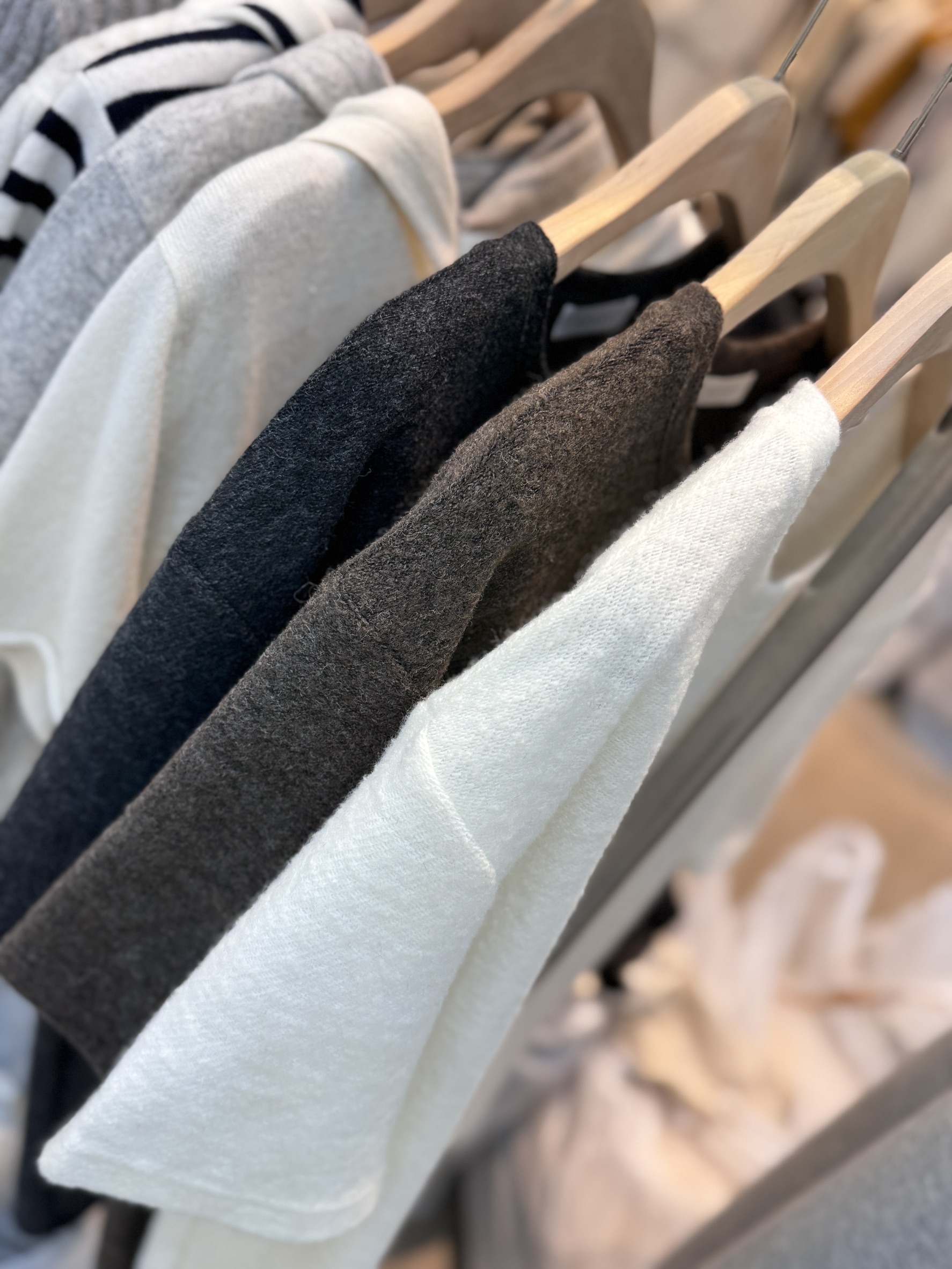 星星家馬海毛混紡短袖領TEE