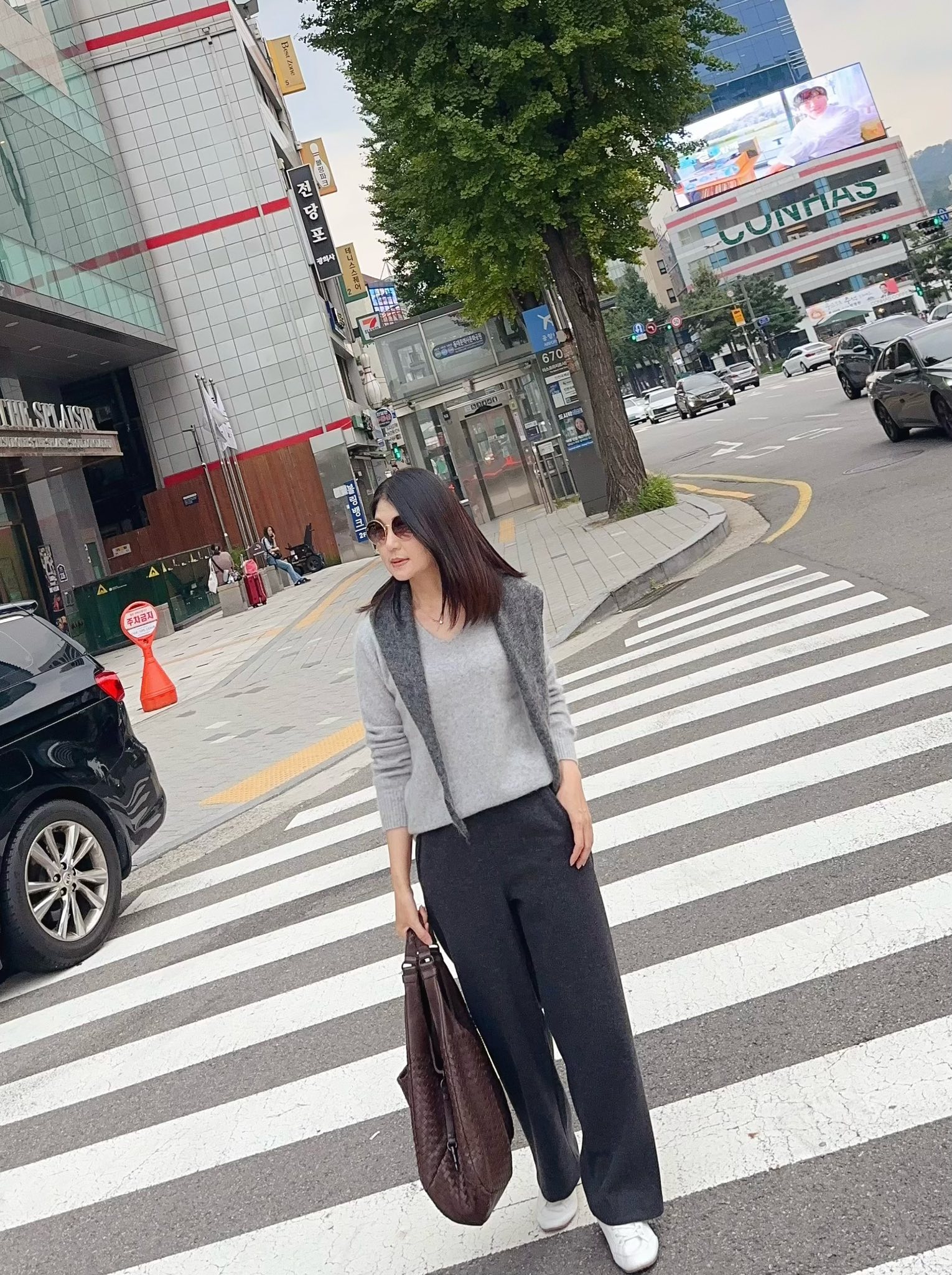 星星家仙氣V領10%CASHMERE毛衣