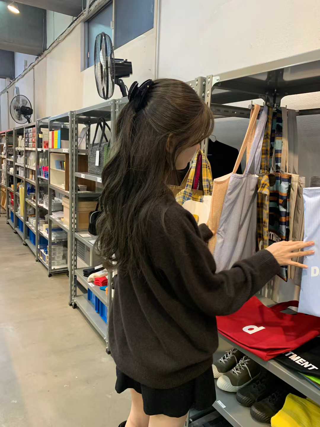 B31.顏值家狐狸浣熊V領無縫毛衣