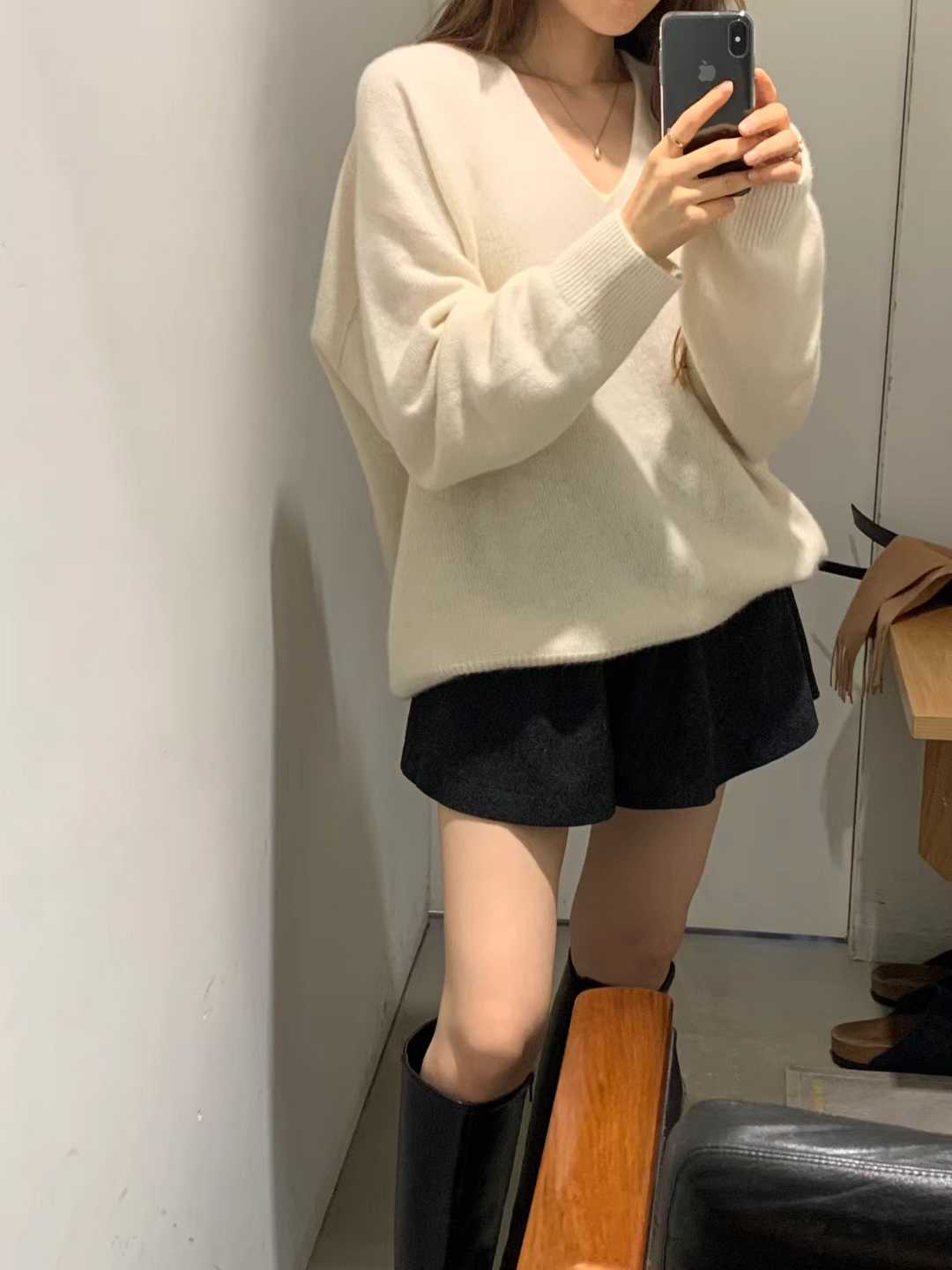 B31.顏值家狐狸浣熊V領無縫毛衣