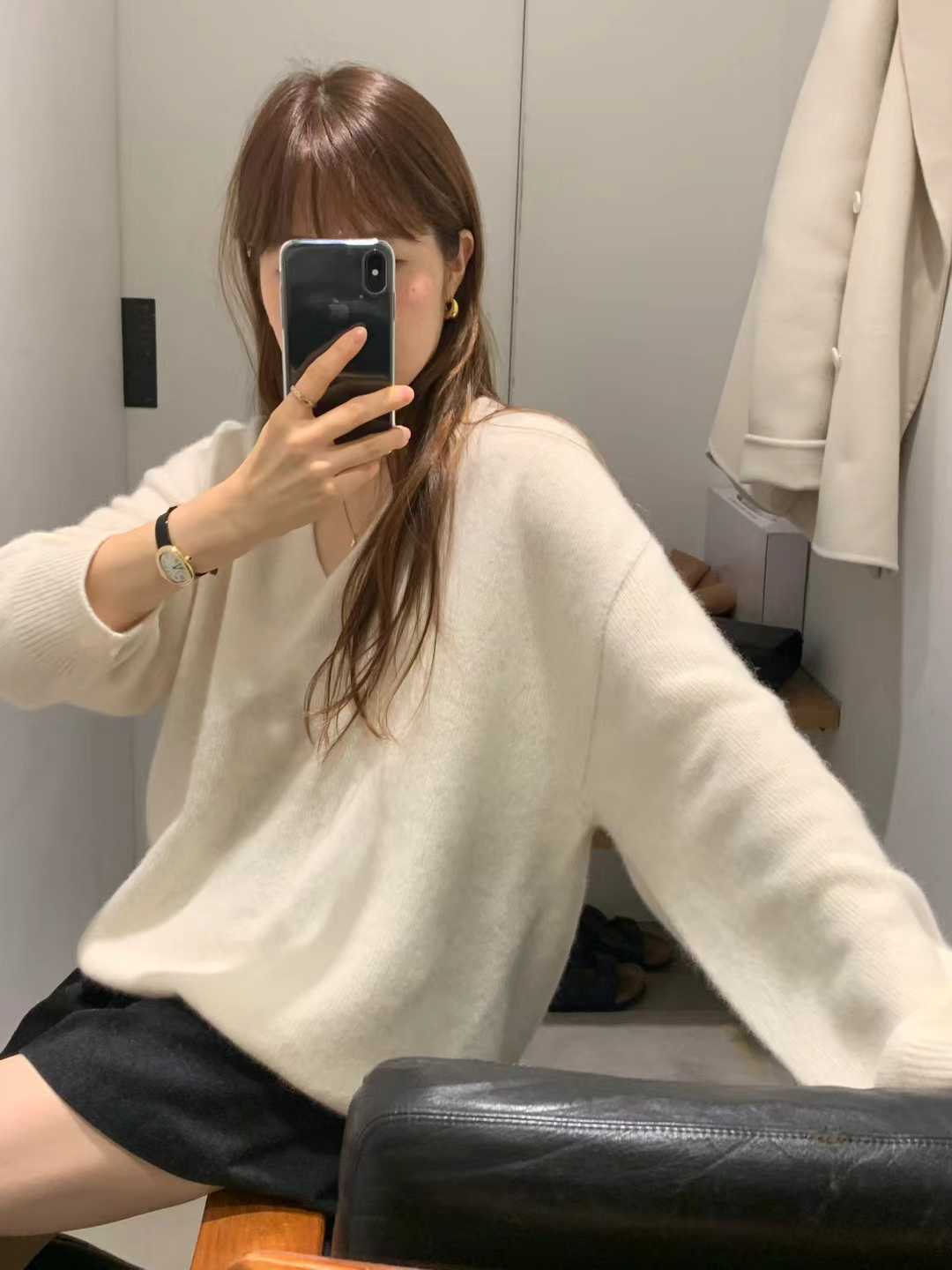 B31.顏值家狐狸浣熊V領無縫毛衣