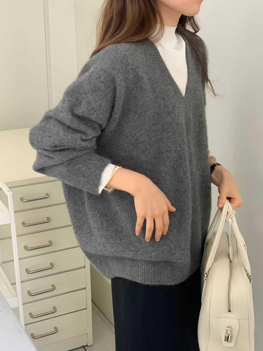 B31.顏值家狐狸浣熊V領無縫毛衣