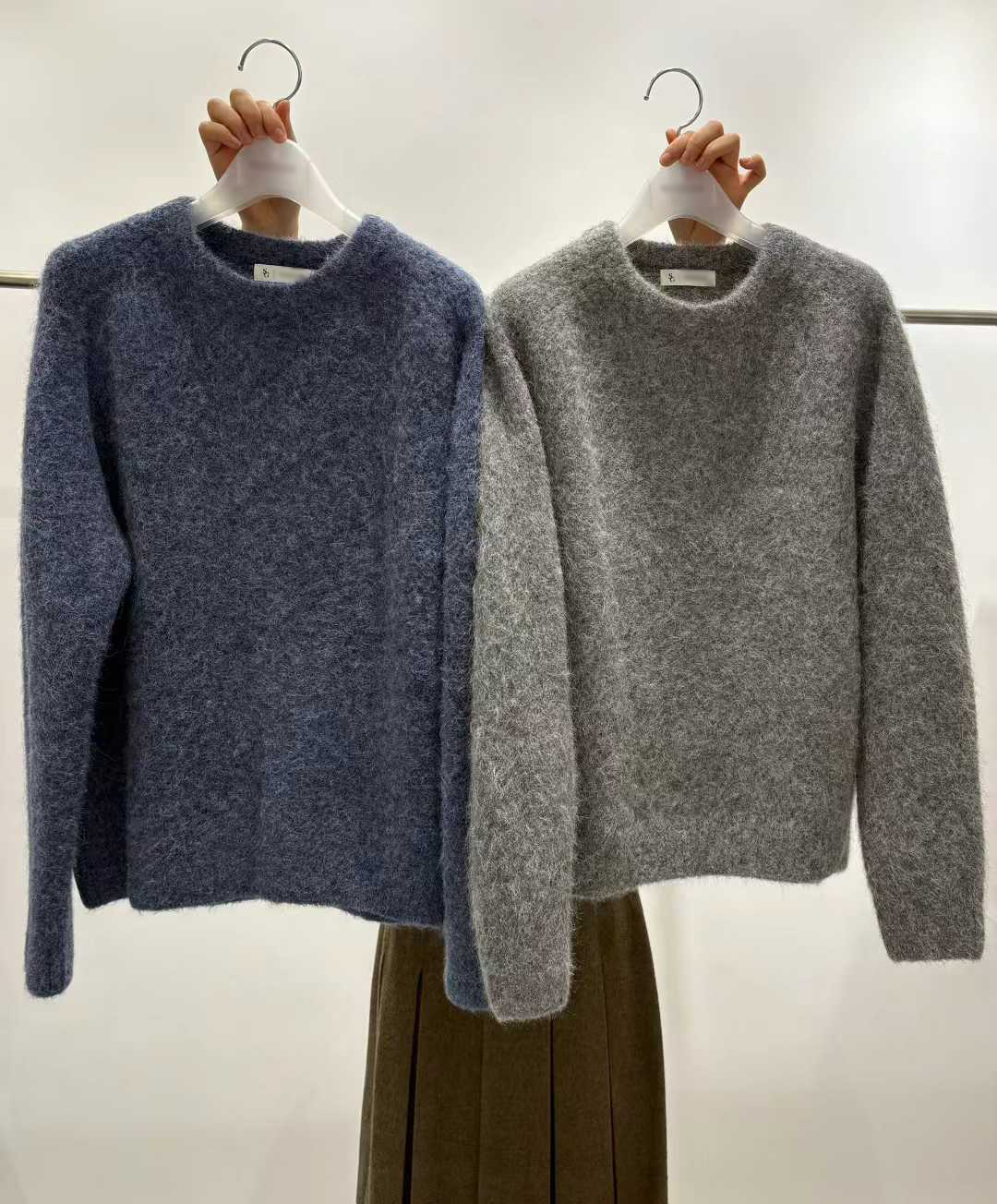 B97.質感家毛絨色彩圓領毛衣