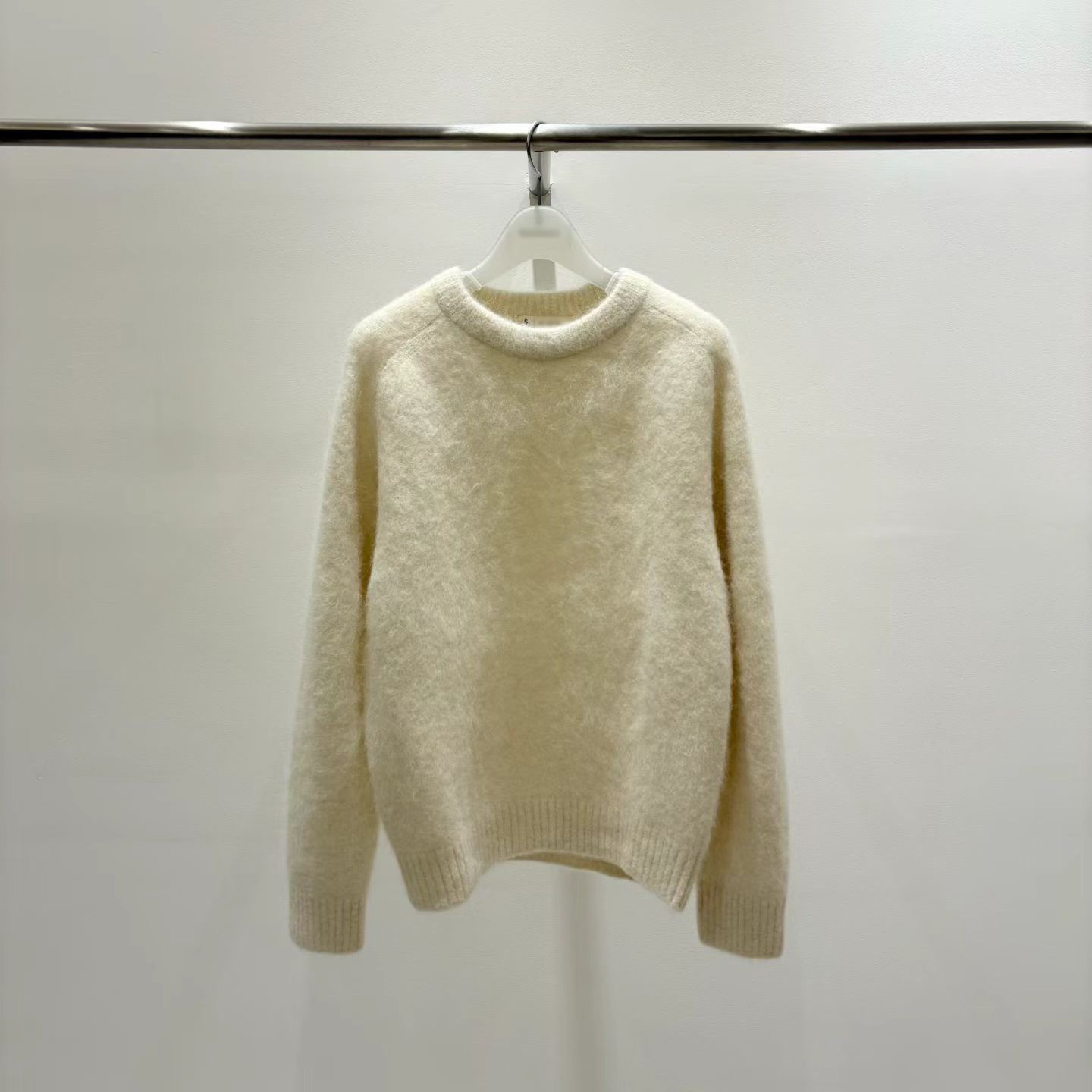 B97.質感家毛絨色彩圓領毛衣