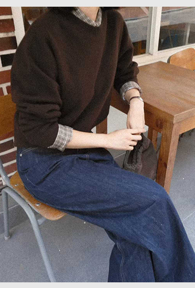 B89.質感家領坑條基本毛衣