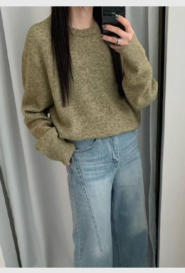B18.活潑女孩圓領Q彈毛衣