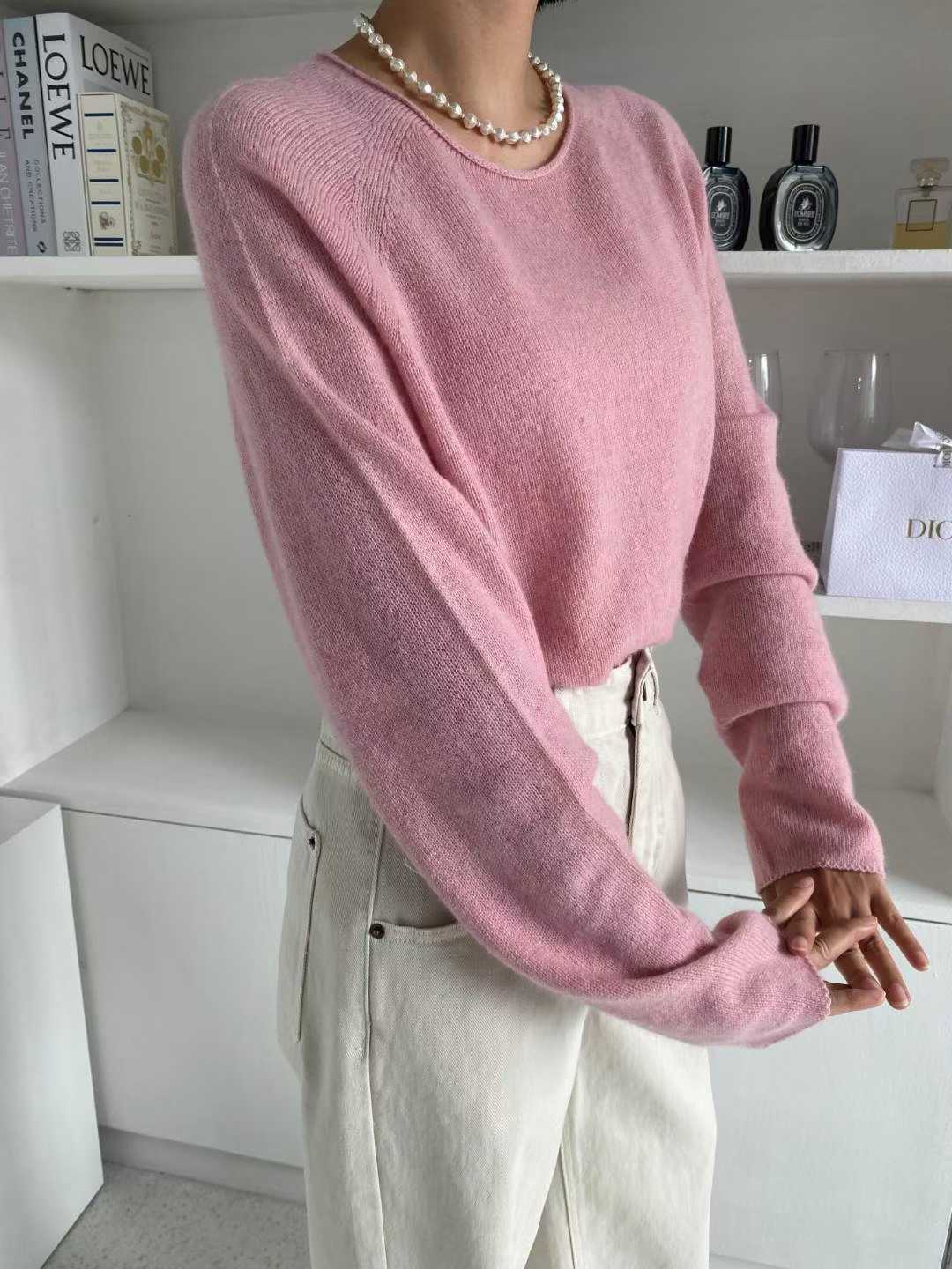 A15.粉嫩女孩圓領捲邊毛衣