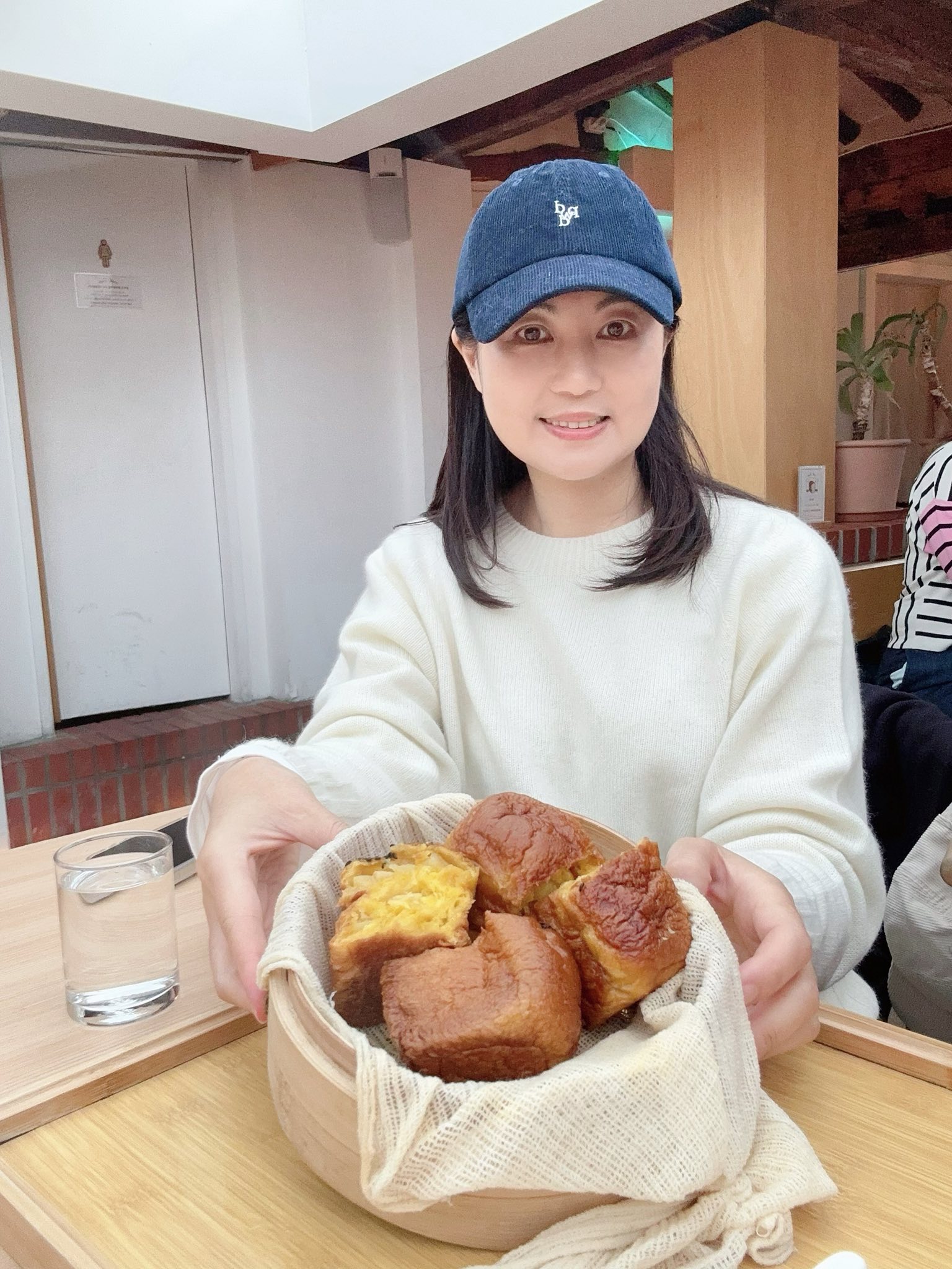 B103.顏值家冬日美麗諾浣熊無縫毛衣