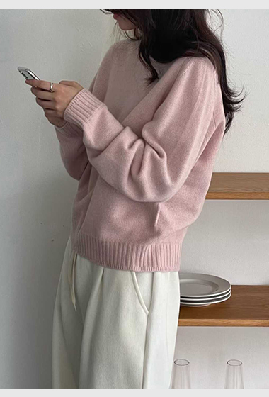 B81.瘦瘦歐膩淡雅溫柔圓領毛衣