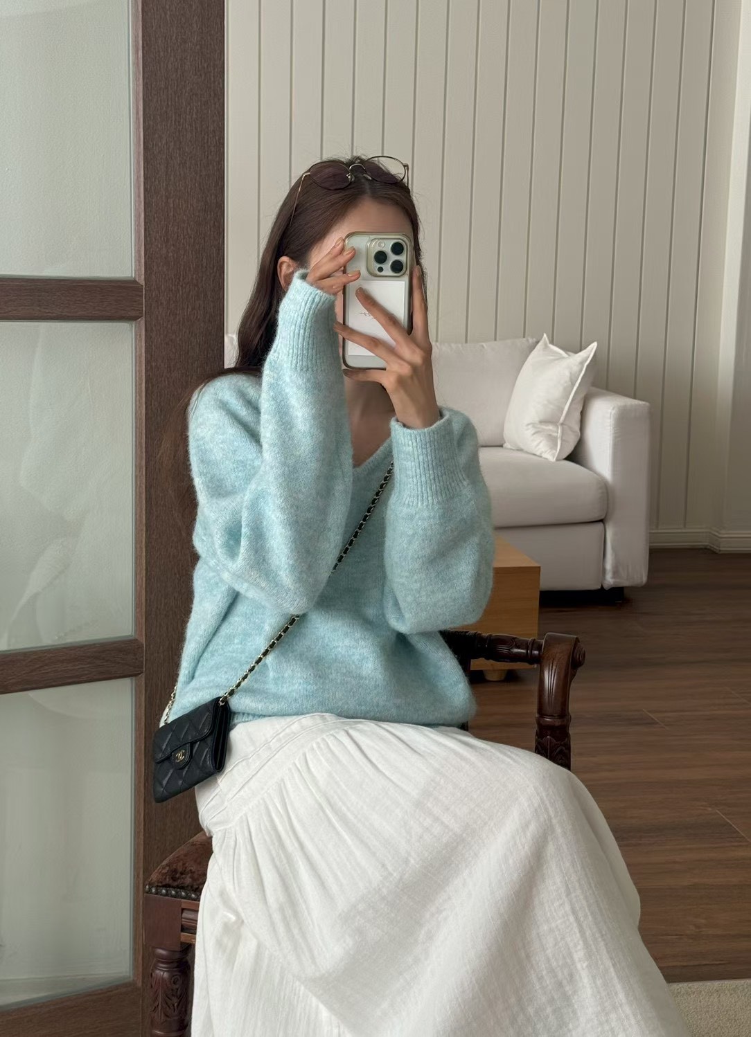 A30.甜姐家V領雲朵20%WOOL毛衣