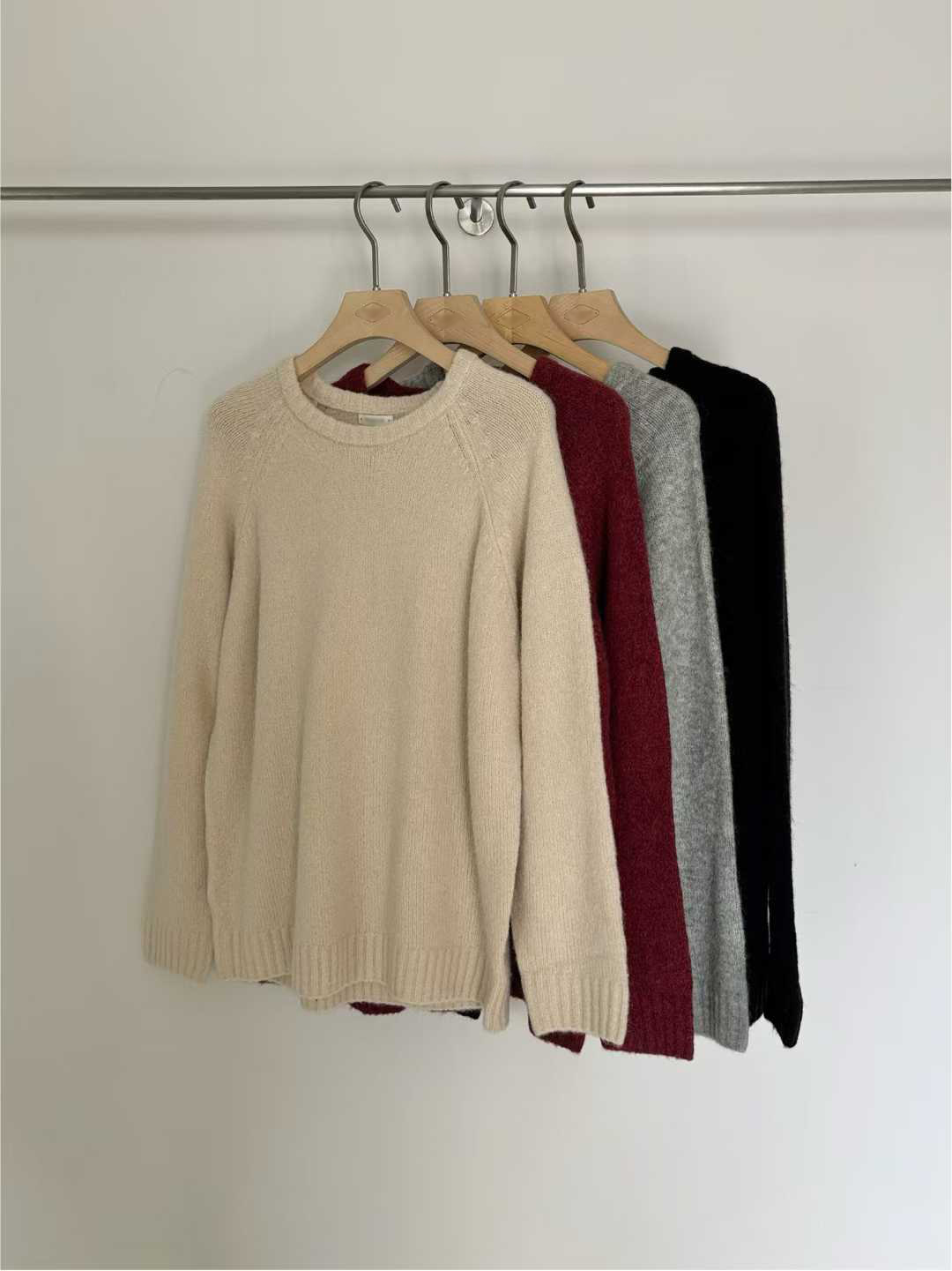 B12.小V家溫暖安格拉圓領毛衣