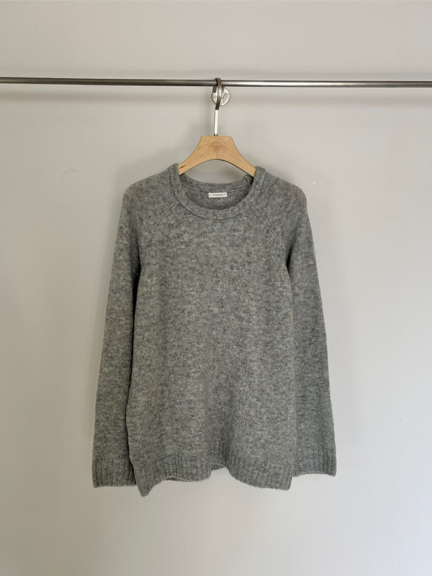 B12.小V家溫暖安格拉圓領毛衣