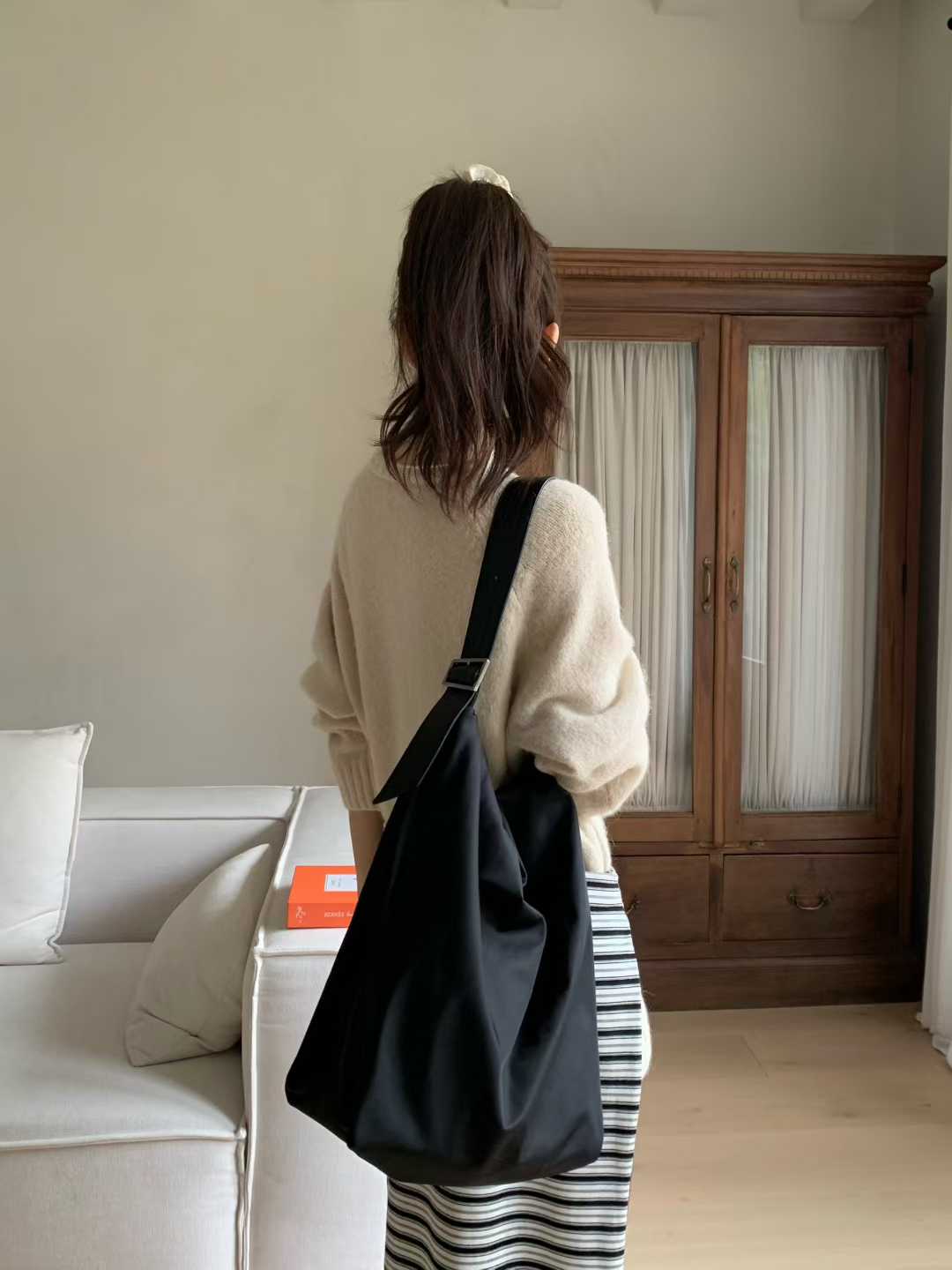 B12.小V家溫暖安格拉圓領毛衣