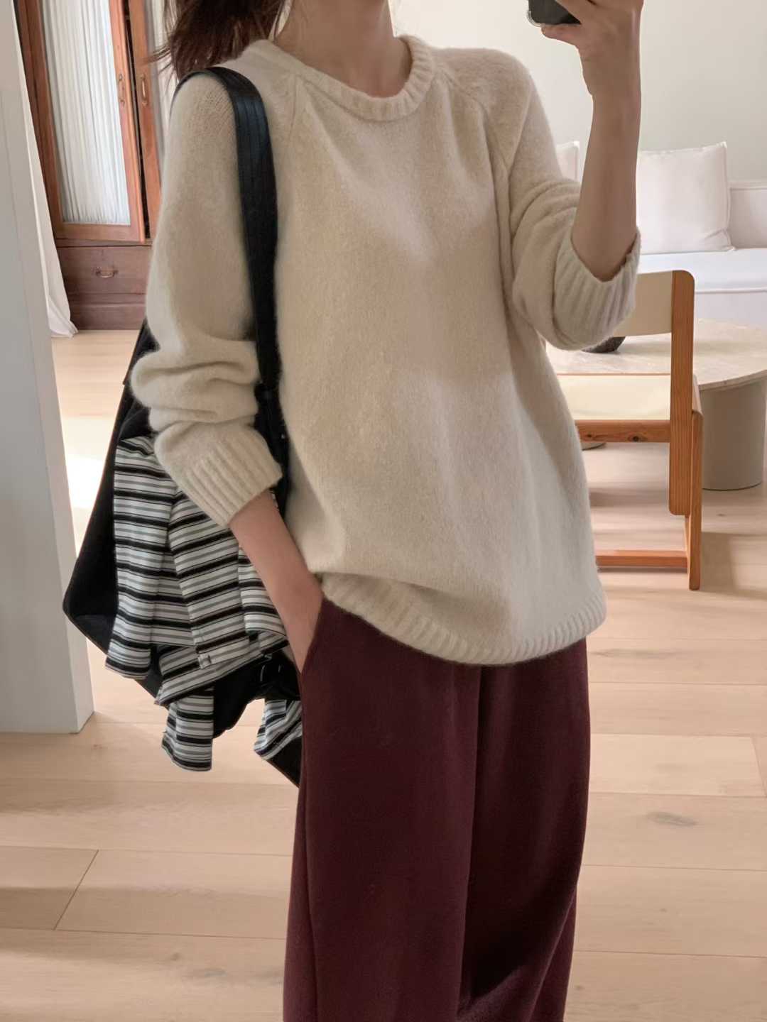 B12.小V家溫暖安格拉圓領毛衣