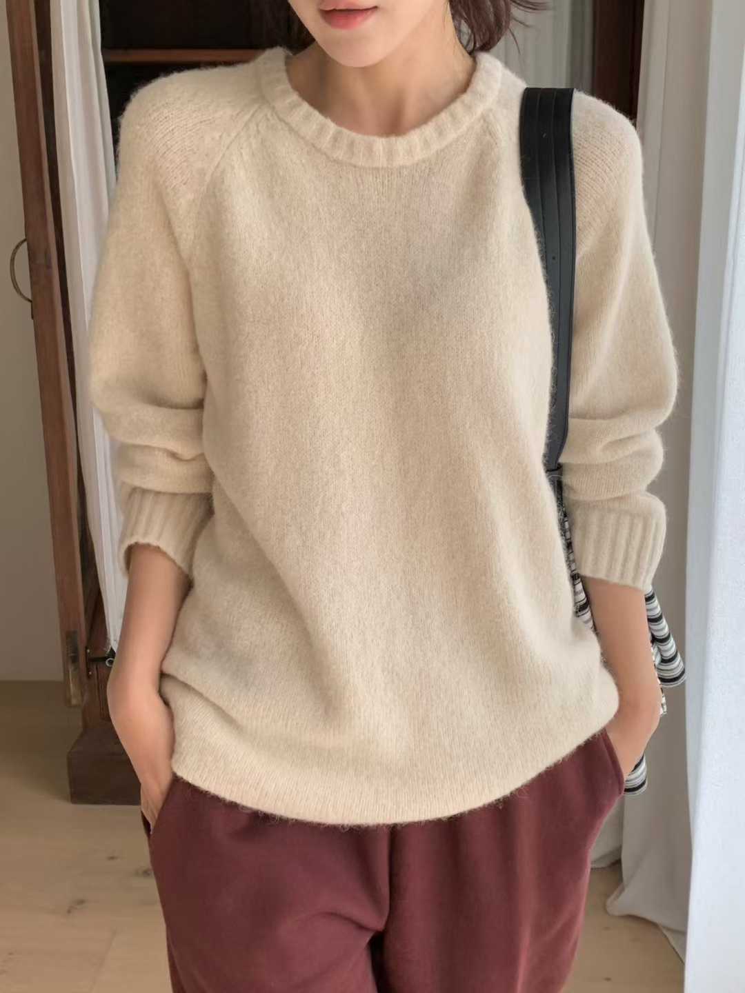 B12.小V家溫暖安格拉圓領毛衣