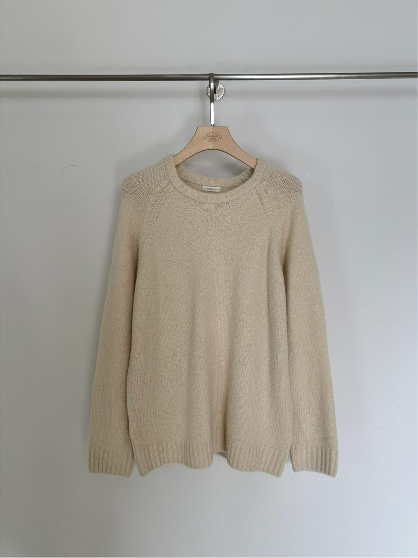 B12.小V家溫暖安格拉圓領毛衣