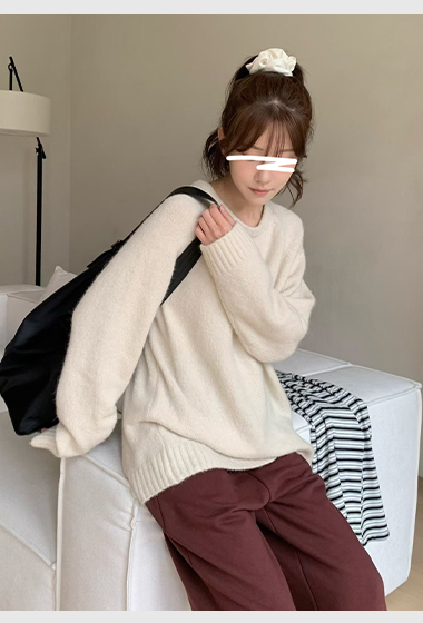 B12.小V家溫暖安格拉圓領毛衣