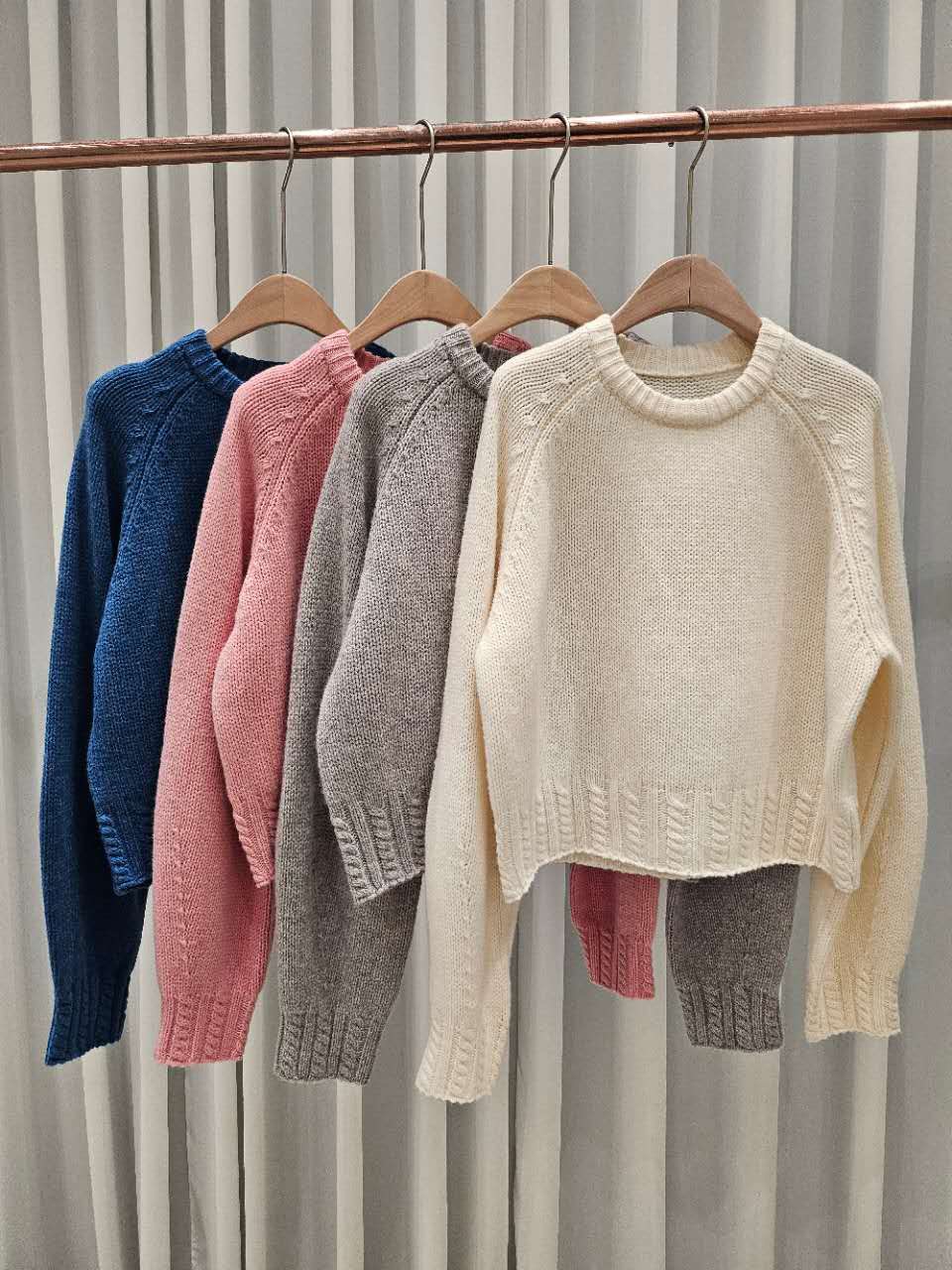 B41.星星家亮眼甜色100%羊毛圓領毛衣