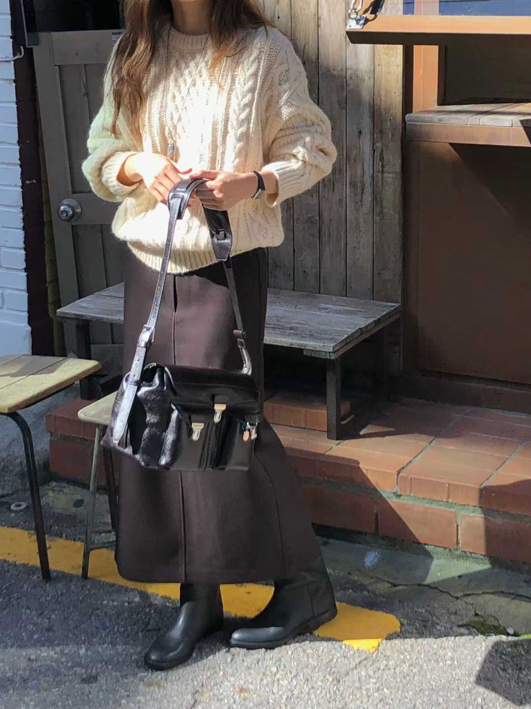 B61.大V家駝羊毛織紋圓領毛衣