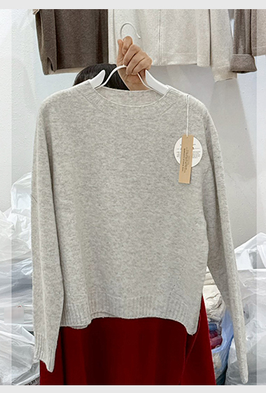 A08.木木家5%CASHMERE圓領坑條無縫毛衣