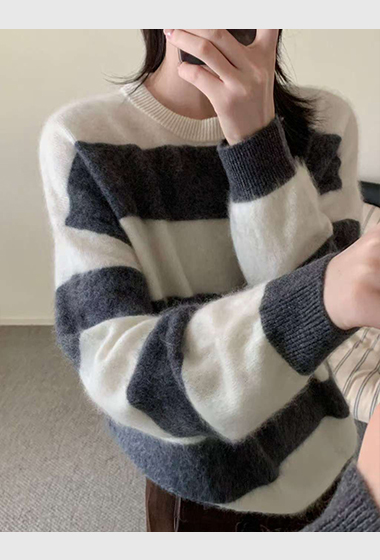 B77.可可家慵懶風撞色條紋毛衣