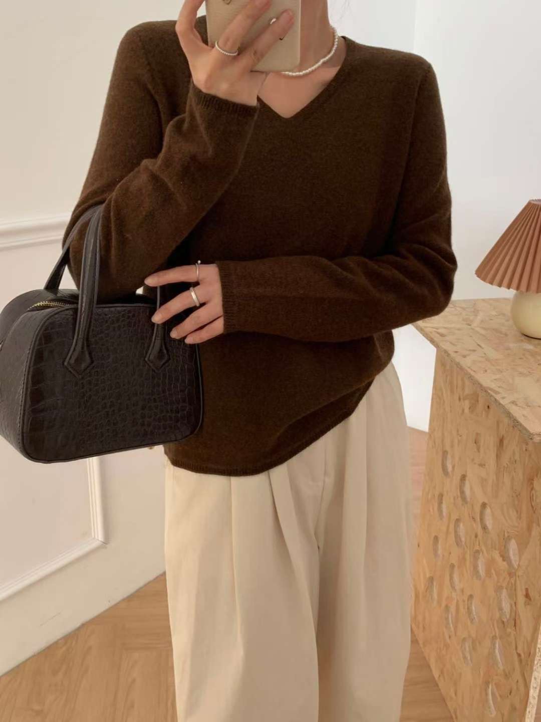 B80.可可家V領溫柔風毛衣