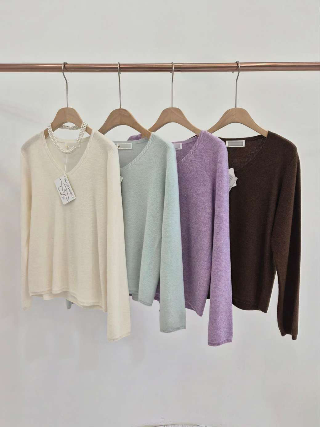 B80.可可家V領溫柔風毛衣