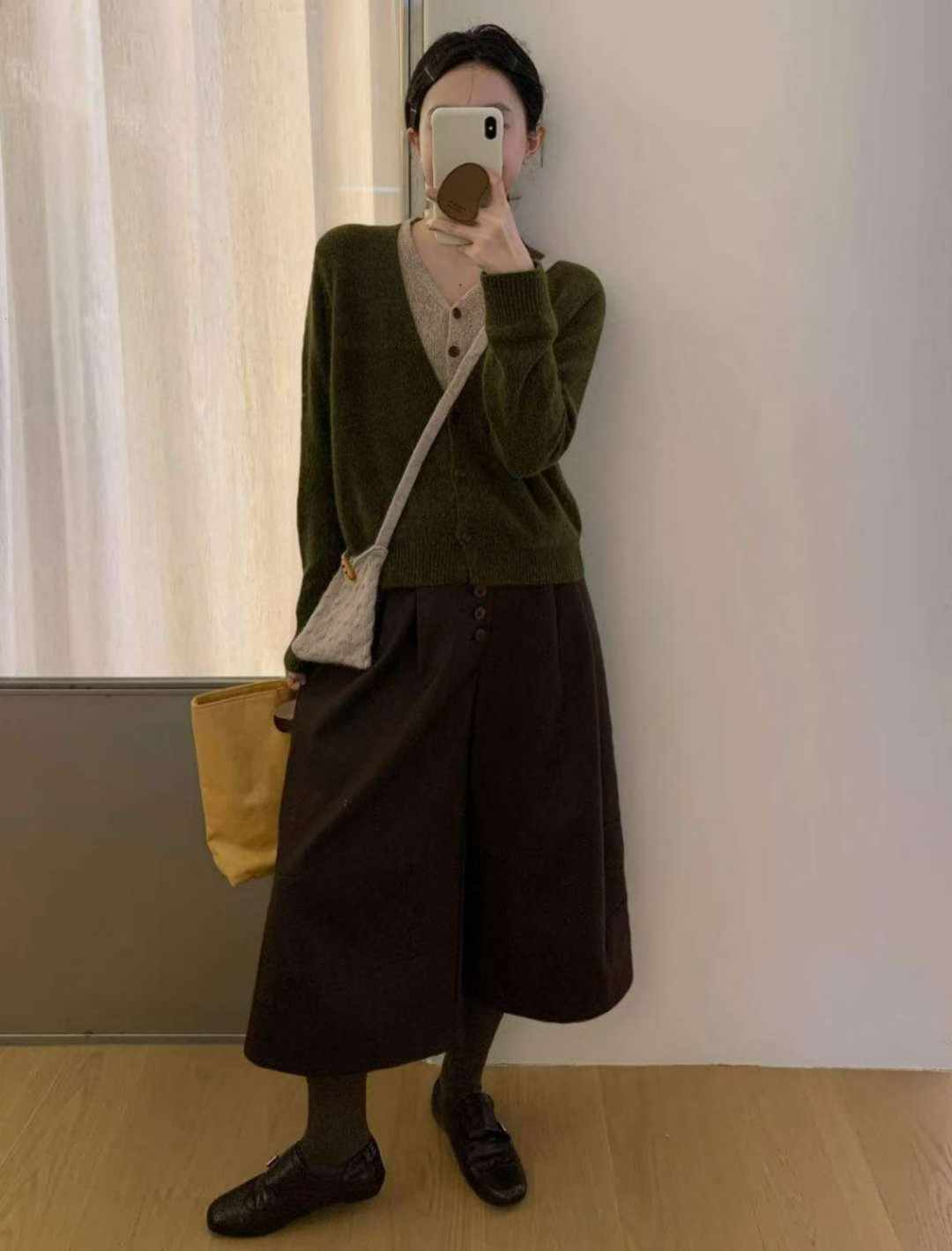 B92.可可家假兩件排釦V領配色毛衣