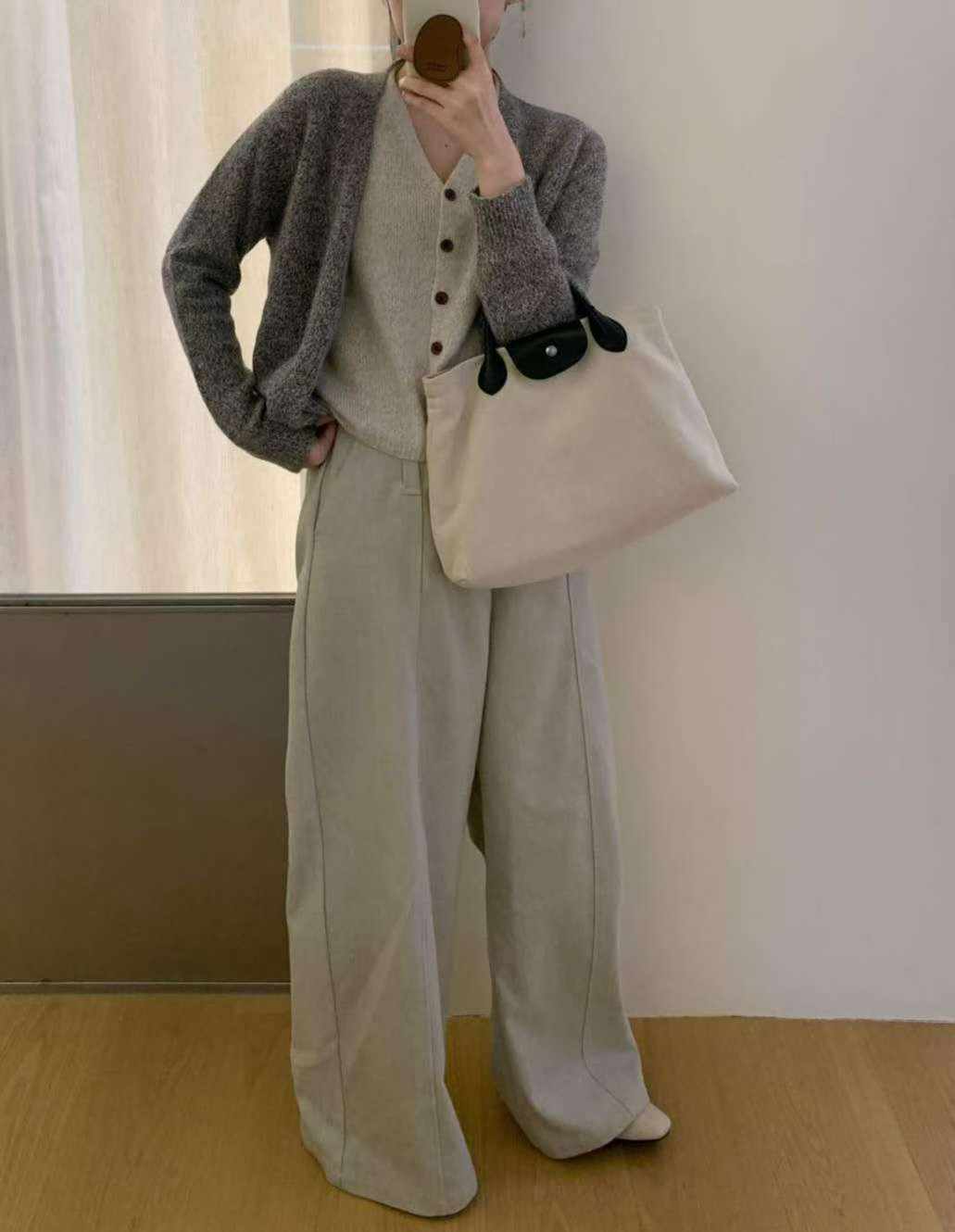 B92.可可家假兩件排釦V領配色毛衣