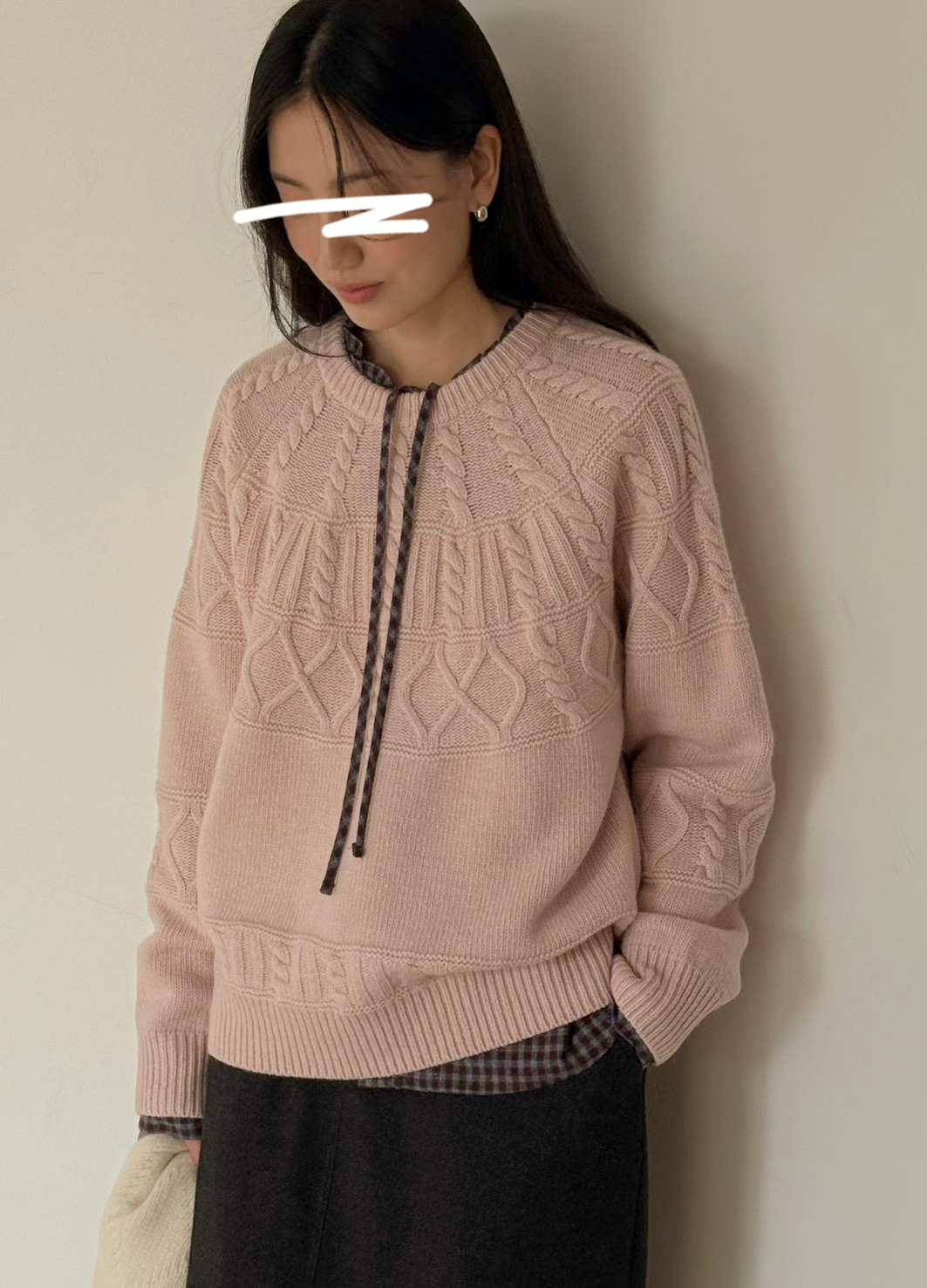 B51.瘦瘦歐膩圓領綻放麻花毛衣