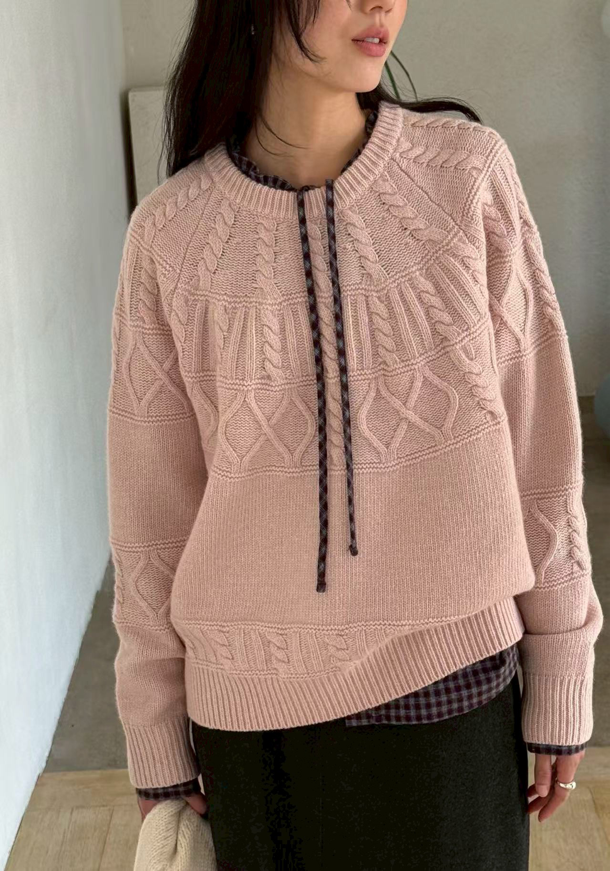 B51.瘦瘦歐膩圓領綻放麻花毛衣