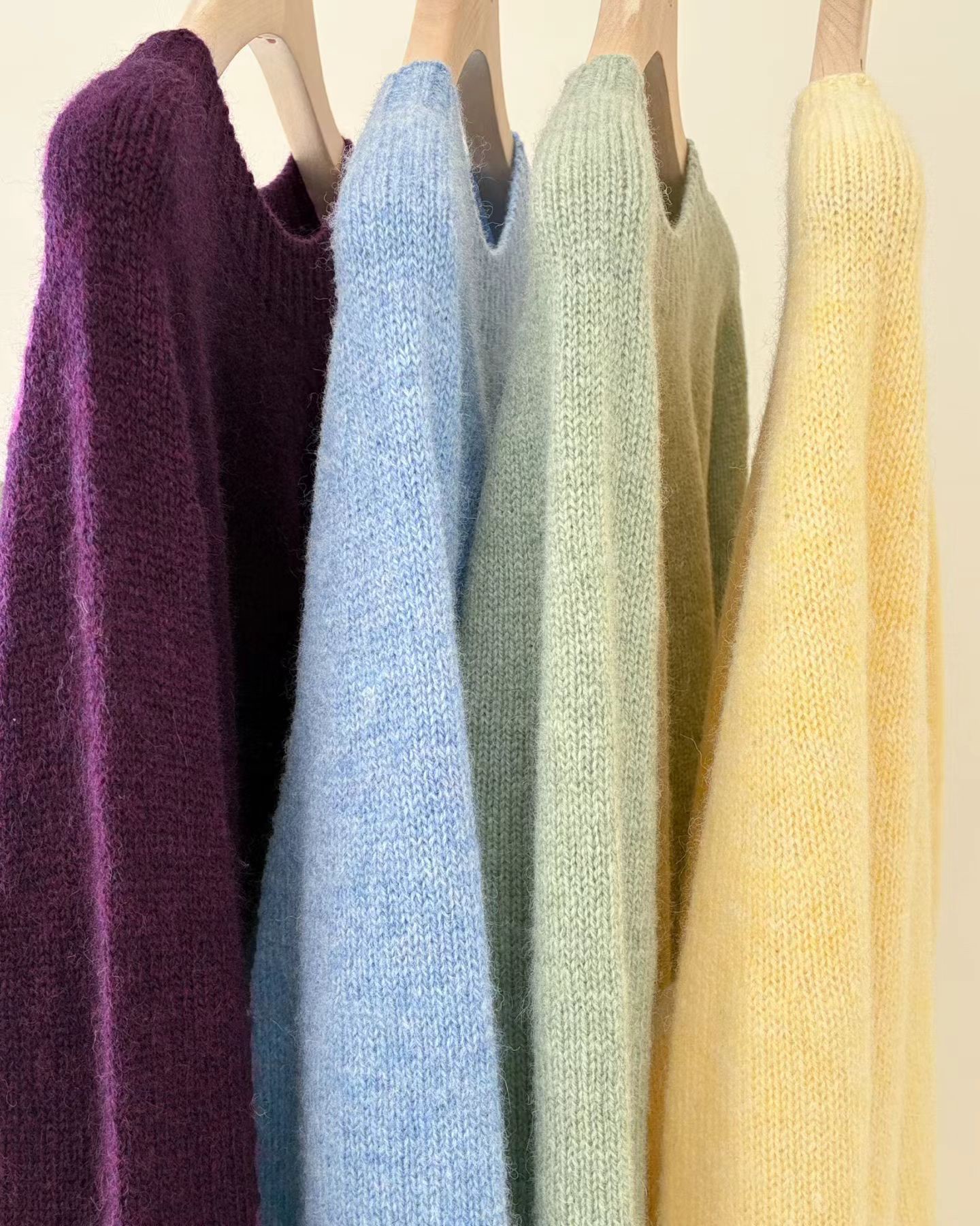 B33.顏值家亮眼100%WOOL毛衣