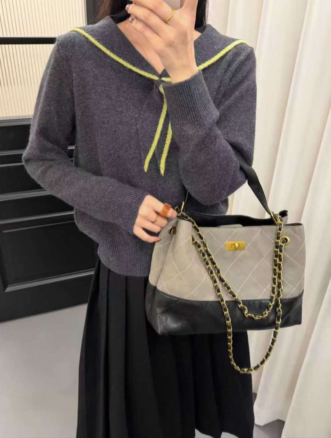 B67.可可家海軍領滾邊造型毛衣