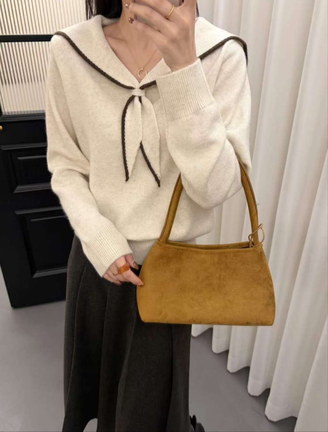 B67.可可家海軍領滾邊造型毛衣