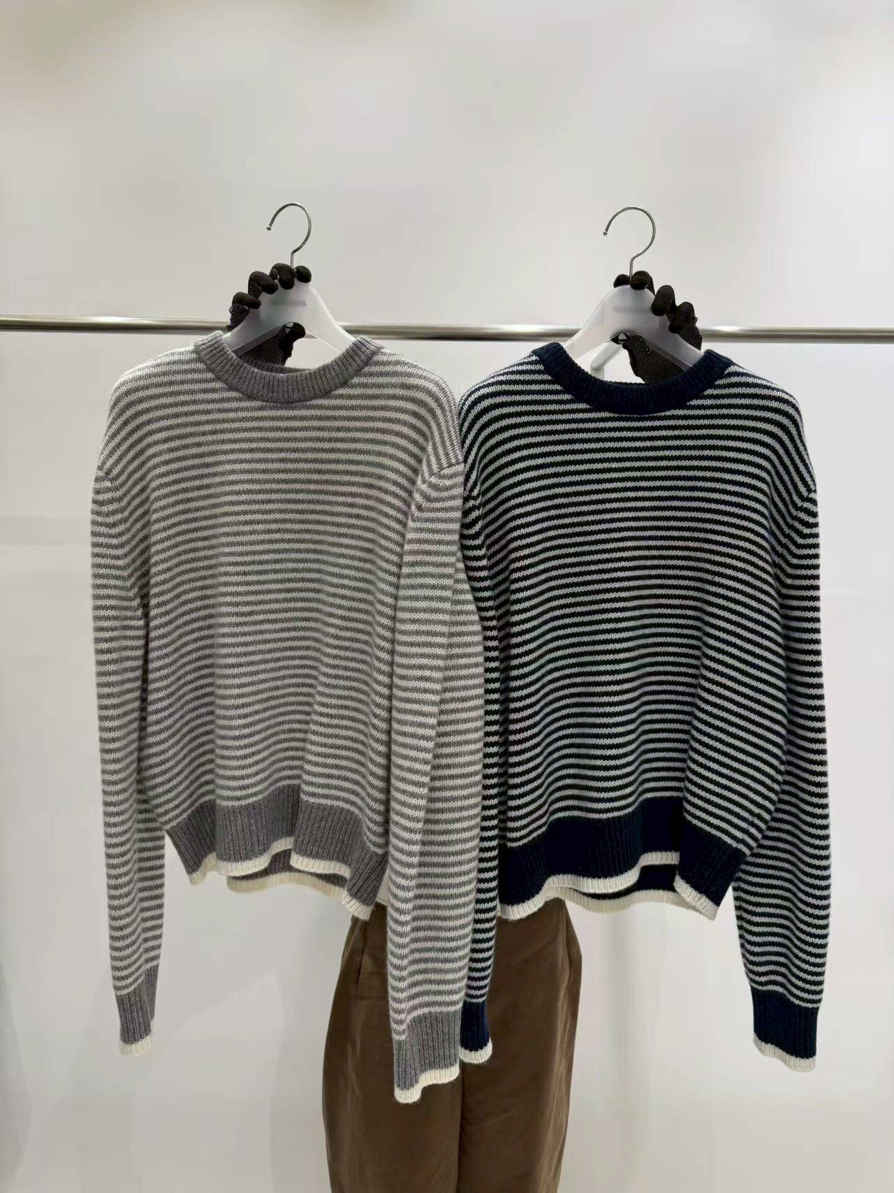 B96.質感家設計條紋圓領毛衣