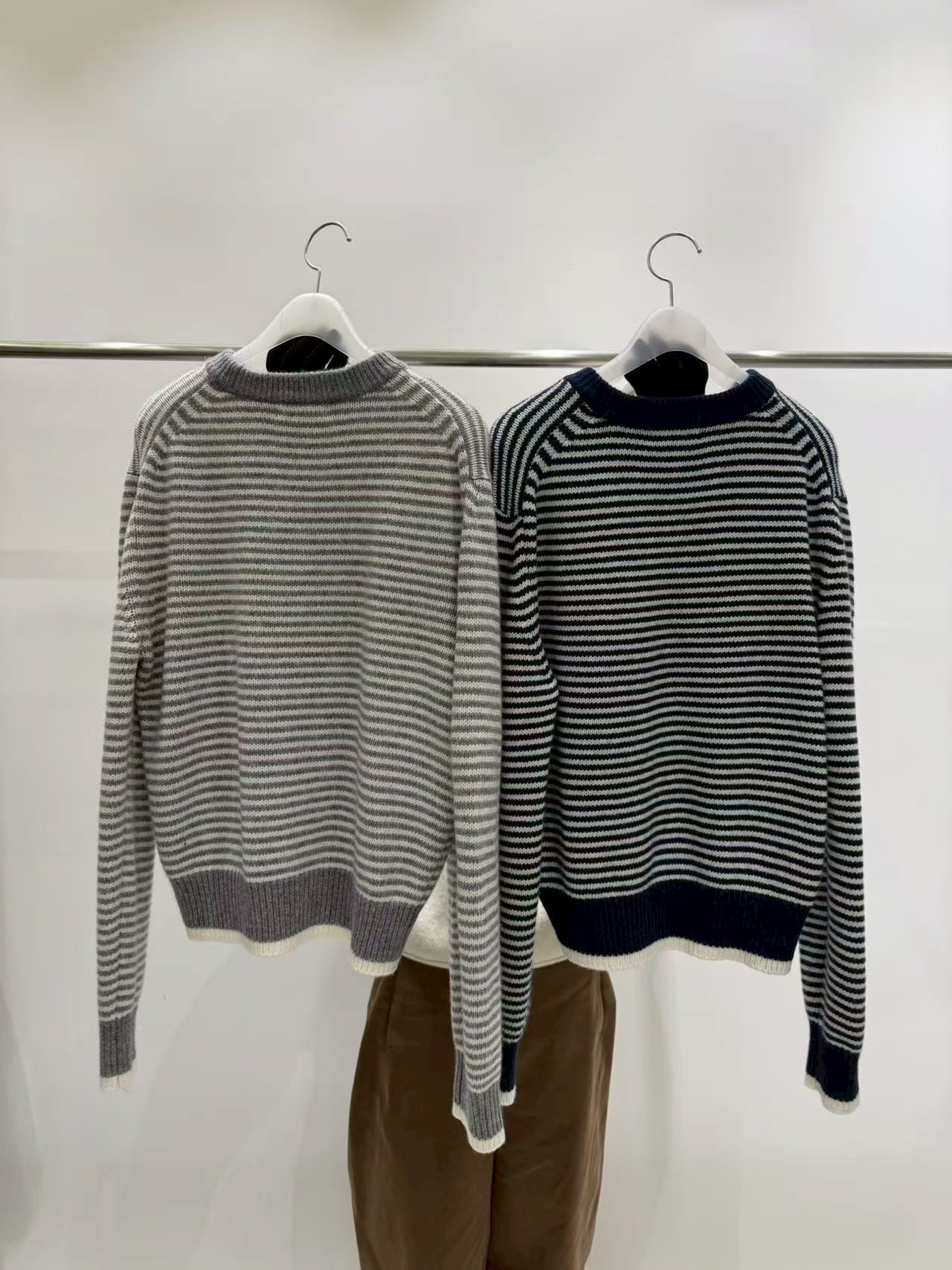 B96.質感家設計條紋圓領毛衣